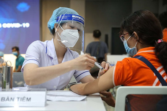 TP. Hồ Chí Minh: Hơn 92% phụ huynh đồng thuận tiêm vắc xin phòng Covid-19 cho học sinh TP. Hồ Chí Minh: Hơn 92% phụ huynh đồng thuận tiêm vắc xin phòng Covid-19 cho học sinh