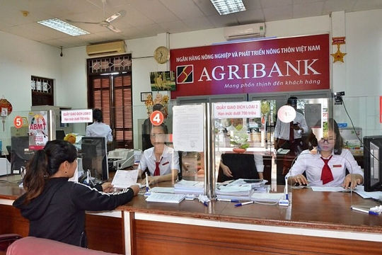 16 ngân hàng đã giảm lãi khoảng 12.236 tỷ đồng cho khách hàng 16 ngân hàng đã giảm lãi khoảng 12.236 tỷ đồng cho khách hàng
