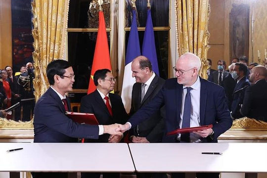 Việt Nam và Pháp ký kết thỏa thuận về công nhận văn bằng