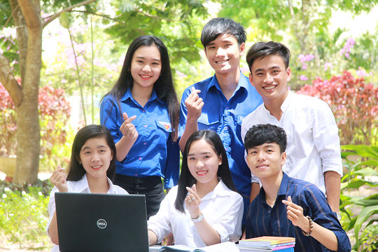 Phấn đấu 100% sinh viên được trang bị kiến thức về hội nhập quốc tế và chuyển đổi số