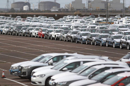 Ô tô nguyên chiếc nhập khẩu đạt 136.657 chiếc, tiến sát năm có lượng xe nhập khẩu kỷ lục