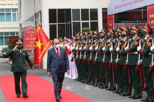 Chủ tịch nước Nguyễn Xuân Phúc thăm, làm việc với Trung tâm Nhiệt đới Việt - Nga