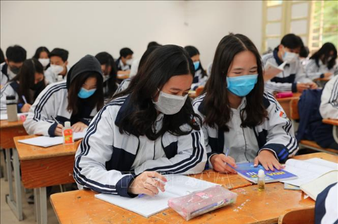 Hà Nội: Học sinh THPT trở lại trường từ ngày 06/12