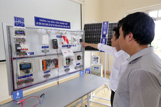 Tháo gỡ điểm nghẽn nguồn nhân lực, tạo bước đột phá để phát triển kinh tế Tháo gỡ điểm nghẽn nguồn nhân lực, tạo bước đột phá để phát triển kinh tế