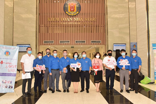 Hình ảnh tại Ngày hội hiến máu tình nguyện “Giọt hồng - Giọt yêu thương”