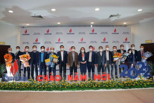 Petrovietnam hoàn thành vượt mức các chỉ tiêu sản xuất năm 2021 Petrovietnam hoàn thành vượt mức các chỉ tiêu sản xuất năm 2021