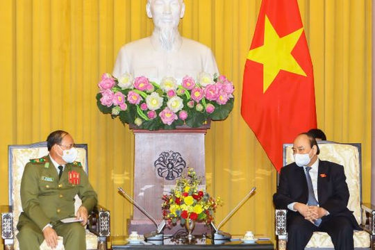 Hợp tác quốc phòng, an ninh luôn là trụ cột của quan hệ Việt Nam - Lào Hợp tác quốc phòng, an ninh luôn là trụ cột của quan hệ Việt Nam - Lào