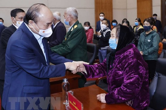 Chủ tịch nước Nguyễn Xuân Phúc thăm, chúc Tết các gia đình chính sách tại Hải Phòng