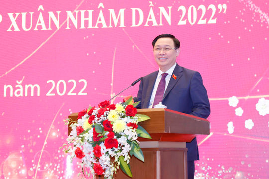 Chủ tịch Quốc hội Vương Đình Huệ gặp mặt đại biểu Quốc hội chuyên trách ở Trung ương