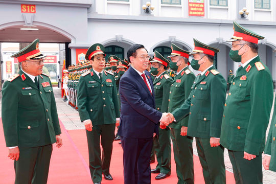 Chủ tịch Quốc hội Vương Đình Huệ thăm và làm việc tại Tổng cục II, Bộ Quốc phòng