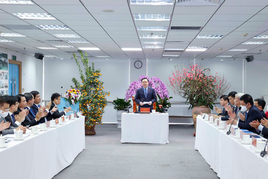 Chủ tịch Quốc hội Vương Đình Huệ: Ngành dệt may Việt Nam tiếp tục "dệt” nên những kỳ tích mới