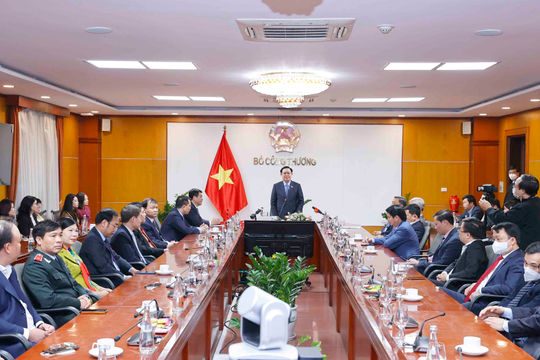 Ngành Công thương phải lấy người dân, doanh nghiệp làm trung tâm trong mọi quyết sách