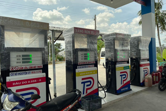 Đoàn Thanh tra phát hiện cây xăng còn hàng nhưng không mở bán