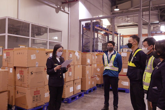 Bắt giữ hơn 85.000 test nhanh Covid-19 nhập lậu từ Hàn Quốc