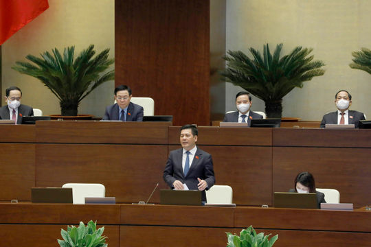 Linh hoạt giải pháp điều hành để bình ổn giá xăng dầu