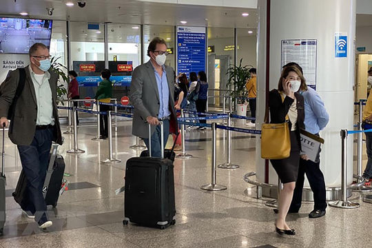 Miễn thị thực nhập cảnh Việt Nam cho công dân 13 nước