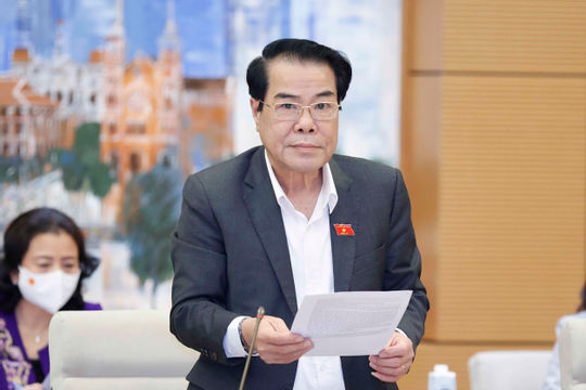 Cử tri quan tâm việc xử lý hành vi thao túng, lũng đoạn thị trường chứng khoán