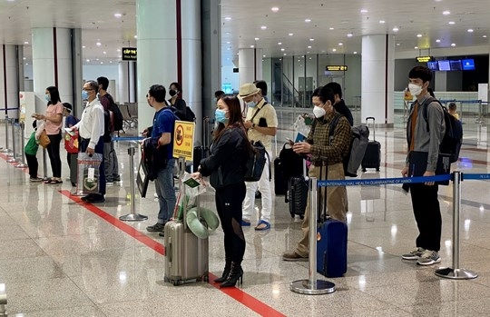 Dừng xét nghiệm SARS-CoV-2 với người nhập cảnh vào Việt Nam từ 00 giờ ngày 15/5