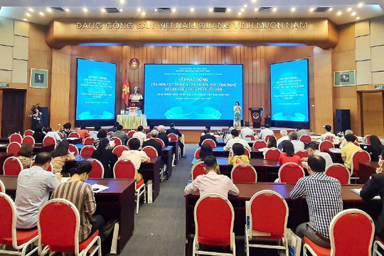 Phát triển văn hóa đọc sách trong ngành khoa học và công nghệ