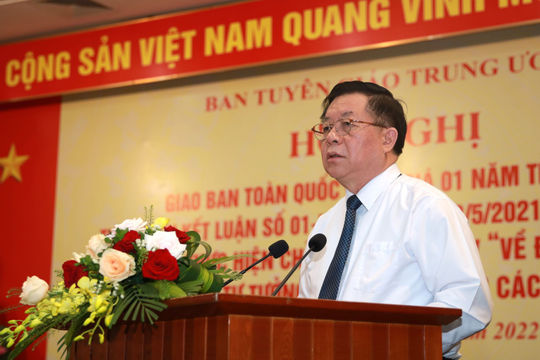 Đề cao vai trò, trách nhiệm của cán bộ, đảng viên, người đứng đầu trong học tập và làm theo gương Bác