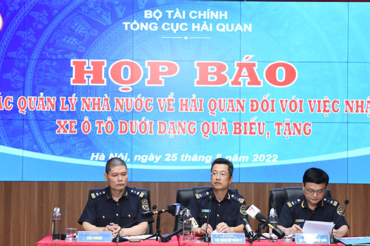 Hải quan đề xuất không cấp phép nhập khẩu ô tô theo diện biếu, tặng