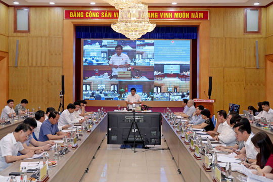 Đẩy mạnh giải ngân vốn đầu tư công năm 2022 tại 05 tỉnh, thành phố