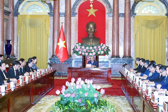 Chủ tịch nước Nguyễn Xuân Phúc tiếp Bộ trưởng, Chủ nhiệm Văn phòng Chủ tịch nước Lào