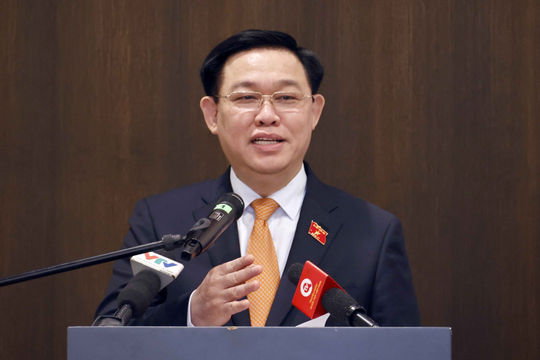 Chủ tịch Quốc hội gặp gỡ cộng đồng doanh nhân người Việt tại Châu Âu Chủ tịch Quốc hội gặp gỡ cộng đồng doanh nhân người Việt tại Châu Âu