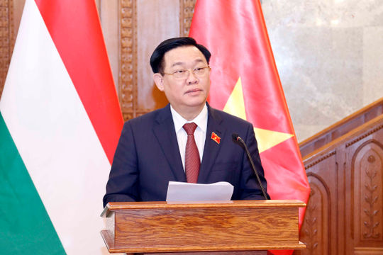 Hoàn thiện khung pháp lý về giảm phát thải khí nhà kính, năng lượng tái tạo và kinh tế xanh Hoàn thiện khung pháp lý về giảm phát thải khí nhà kính, năng lượng tái tạo và kinh tế xanh