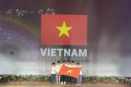 Học sinh Việt Nam đạt điểm tối đa 42/42 điểm tại Olympic Toán học quốc tế 2022