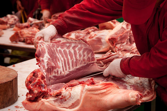 Thực hiện ngay biện pháp cân đối cung cầu thịt lợn, bình ổn giá