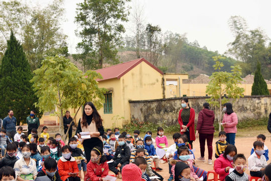 Triển khai tuyển dụng, đi đôi với rà soát, tinh giản biên chế giáo viên