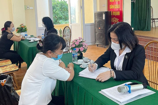 Hoàn thiện chính sách, thể chế hỗ trợ người dân tiếp cận pháp luật