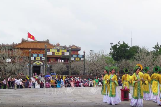 Thừa Thiên Huế tiếp đà phục hồi kinh tế - xã hội Thừa Thiên Huế tiếp đà phục hồi kinh tế - xã hội