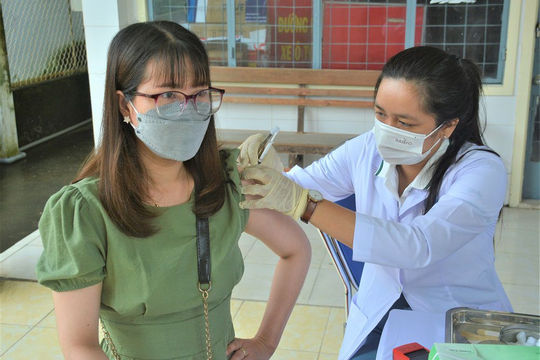 Cà Mau: Tuyên truyền để người dân tiêm vaccine phòng Covid-19 mũi tăng cường đầy đủ, đúng lịch