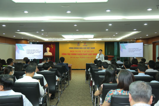 Tập huấn chính sách pháp luật cho các cấp công đoàn ngành Dầu khí Tập huấn chính sách pháp luật cho các cấp công đoàn ngành Dầu khí