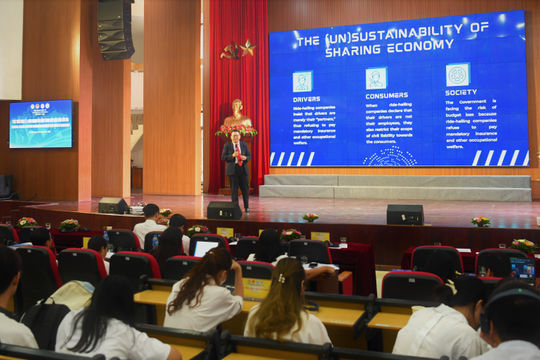 Phát triển kinh tế và kinh doanh bền vững trong điều kiện toàn cầu hóa