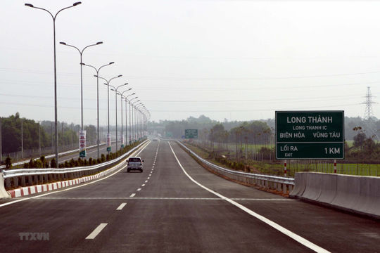 Hoàn thành giải phóng mặt bằng Dự án cao tốc Bến Lức-Long Thành trước 30/8