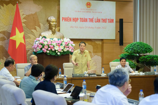 Tập trung phân bổ vốn cho các công trình trọng điểm, cấp bách, đầy đủ thủ tục