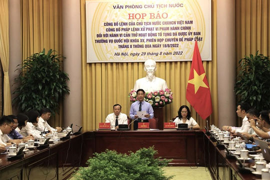 Công bố Lệnh của Chủ tịch nước về Pháp lệnh xử phạt vi phạm hành chính đối với hành vi cản trở hoạt động tố tụng Công bố Lệnh của Chủ tịch nước về Pháp lệnh xử phạt vi phạm hành chính đối với hành vi cản trở hoạt động tố tụng