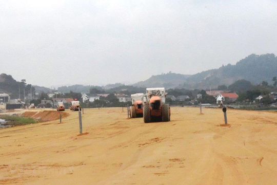 Vốn đầu tư thực hiện từ nguồn ngân sách Nhà nước ước đạt 285,4 nghìn tỷ đồng