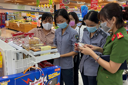 Tăng cường kiểm tra, xử lý vi phạm, đảm bảo vệ sinh an toàn thực phẩm trong dịp Tết Trung thu 2022