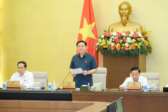 Khai mạc Phiên họp thứ 15 của Ủy ban Thường vụ Quốc hội