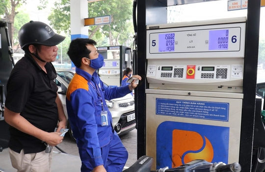 Đề xuất giảm tối đa 50% thuế tiêu thụ đặc biệt với xăng và 50% thuế giá trị gia tăng với xăng dầu