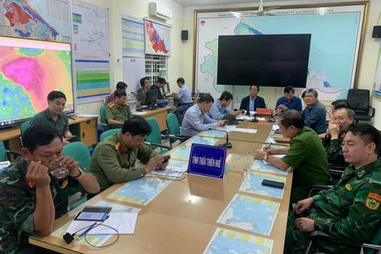 Cần tiếp tục theo dõi diễn biến bão để triển khai ứng phó, chưa được ngừng, nghỉ Cần tiếp tục theo dõi diễn biến bão để triển khai ứng phó, chưa được ngừng, nghỉ