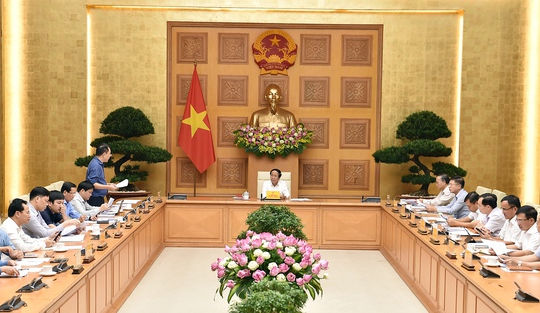 Phải đảm bảo đủ điện cho sản xuất, kinh doanh và đời sống, tuyệt đối không để thiếu điện