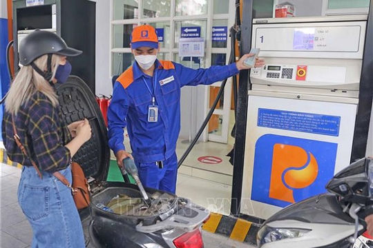 VCCI đề xuất miễn toàn bộ thuế tiêu thụ đặc biệt đối với xăng