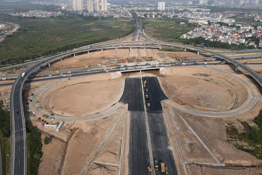 Vốn đầu tư thực hiện toàn xã hội ước đạt 2.130,3 nghìn tỷ đồng Vốn đầu tư thực hiện toàn xã hội ước đạt 2.130,3 nghìn tỷ đồng