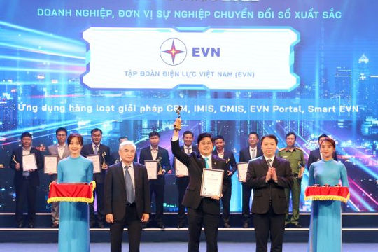 EVN đón nhận giải thưởng Doanh nghiệp chuyển đổi số xuất sắc năm 2022