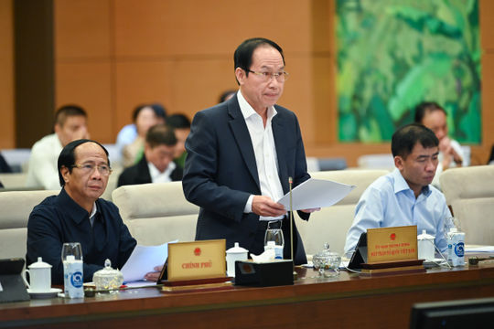 Cử tri kiến nghị cải cách tiền lương, đẩy mạnh phòng, chống tham nhũng